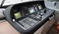 Motor yacht IROCK -  Helm Station